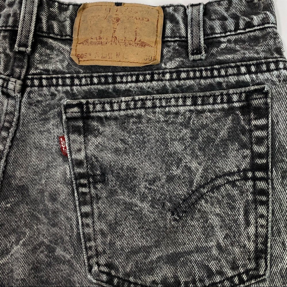Levi's Shorts Cut Offs High Rise Black Acid Wash Distressed Raw Hem - Picture 2 of 10